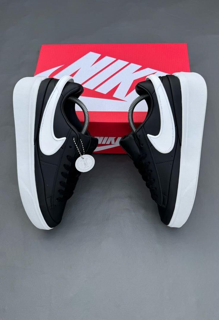 Baskets Nike noires et blanches