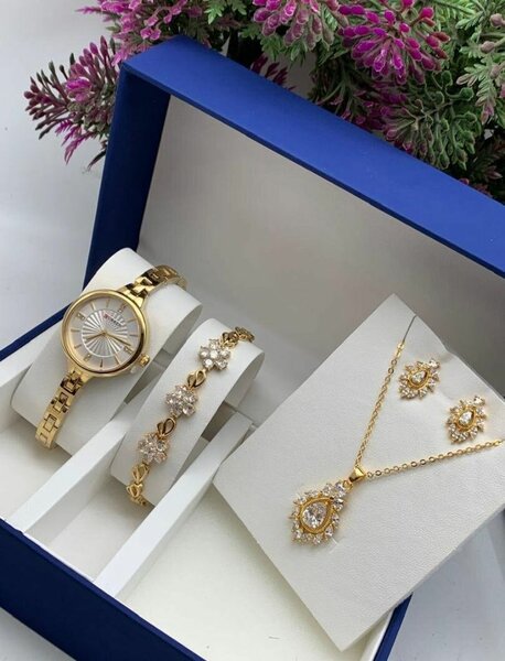Ladies watch with bracelet and earring