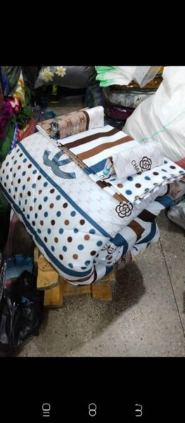 1 Duvet ,2 pillow cases and 1 flat sheet with print