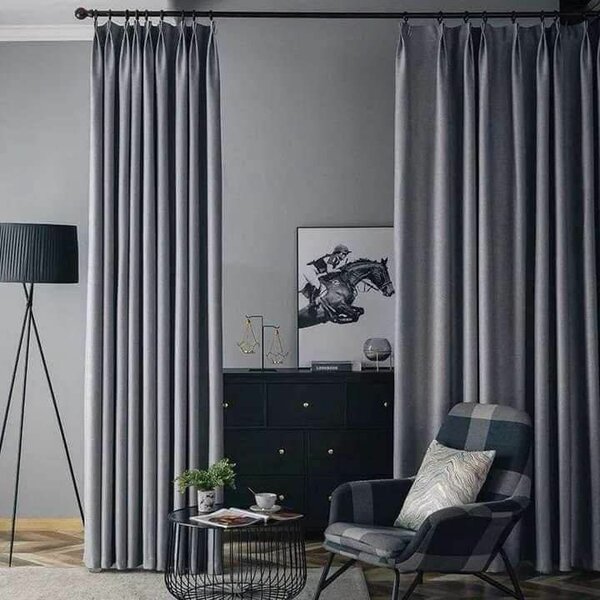 Rideaux élégants en tissu gris