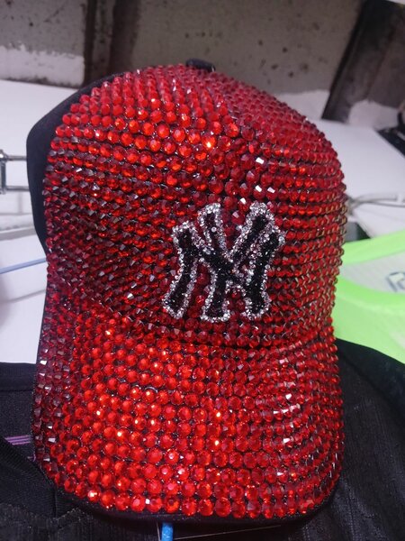 Casquette Riche en Strass