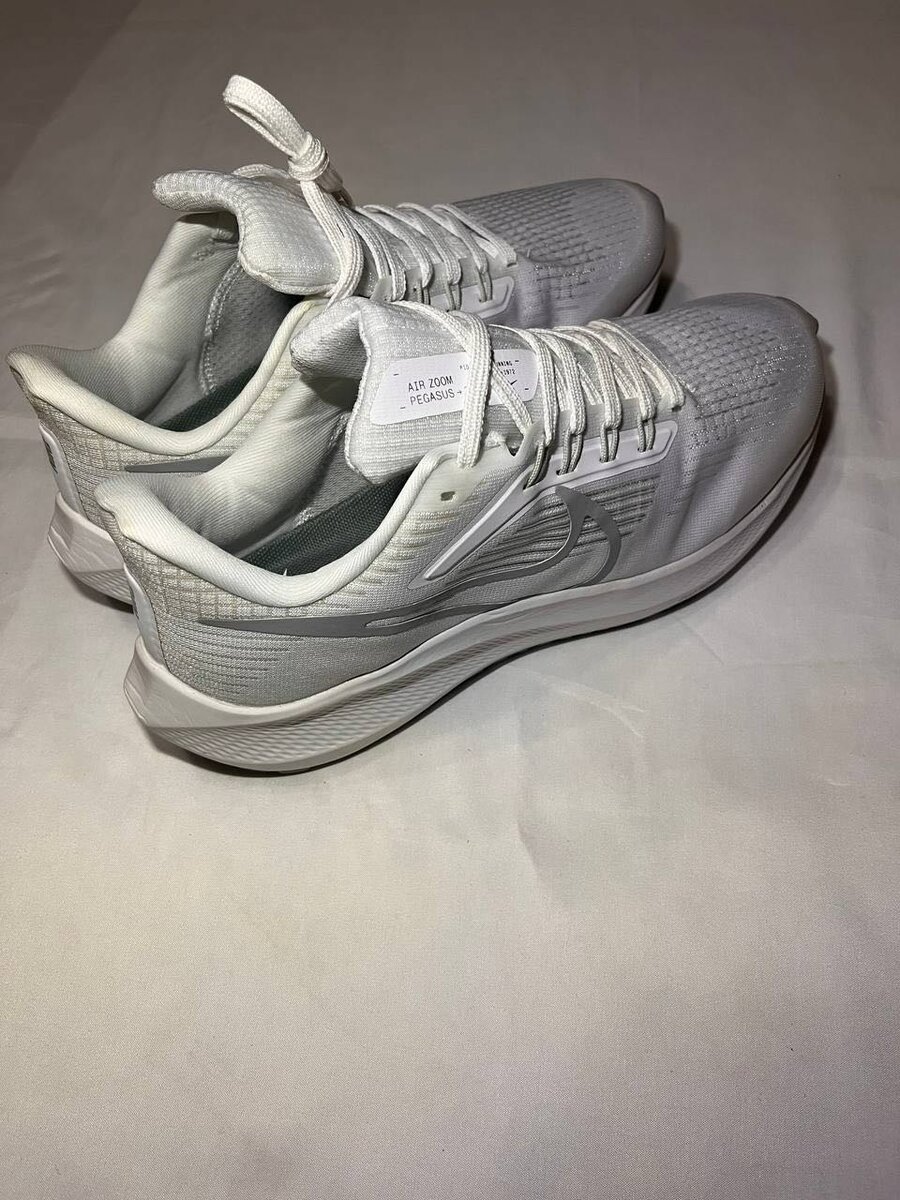 Кроссовки Nike