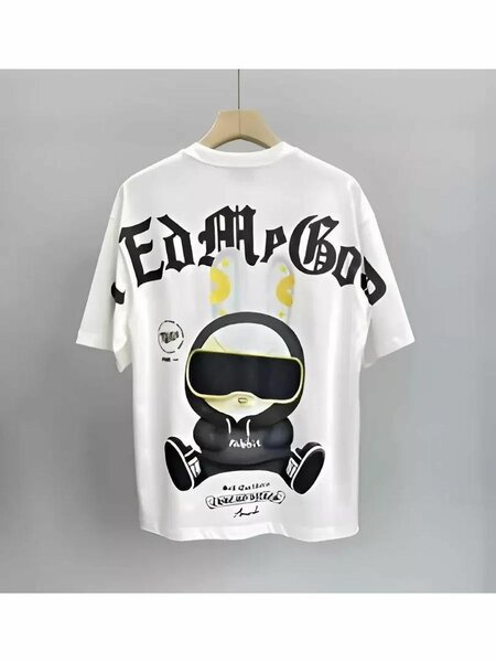 T-shirts colorés à motifs