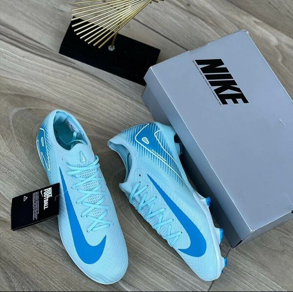 Paire de marque original NIKE DISPONIBLE