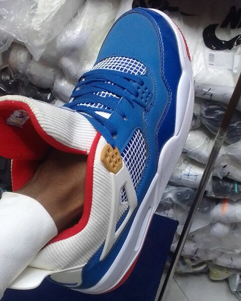 Nike Air Jordan 4 Retro