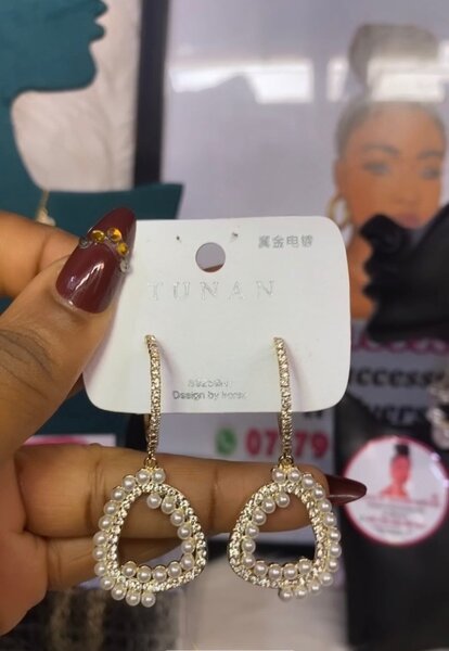 Boucles d'oreilles pendantes perles élégantes