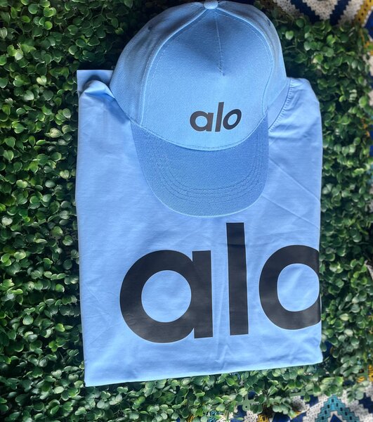 Casquette et T-shirt Alo bleu
