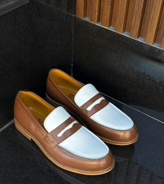 Mocassins en cuir bicolores élégants