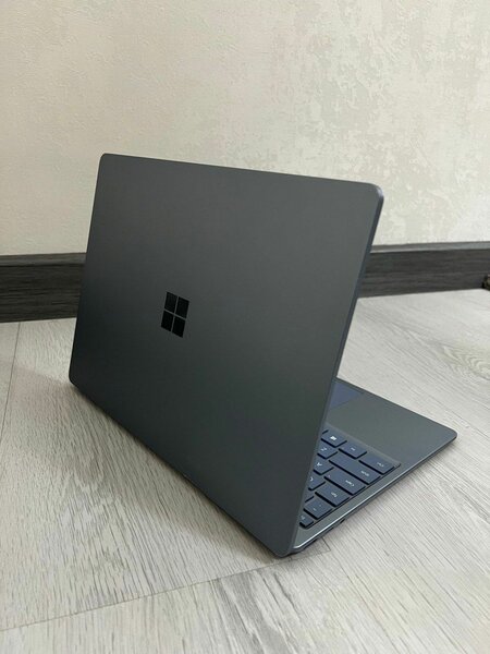 Microsoft Surface Laptop-C9SGSCI3