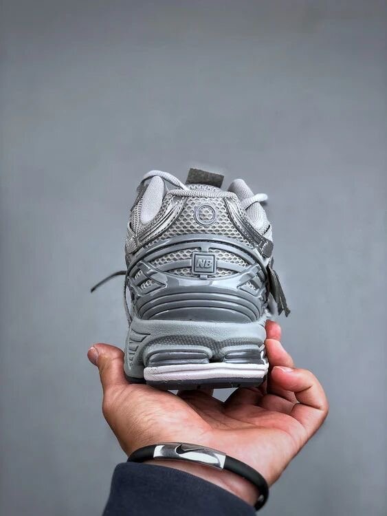 Sneakers sportifs gris élégants