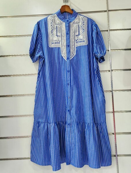 Robe chemise rayée élégante