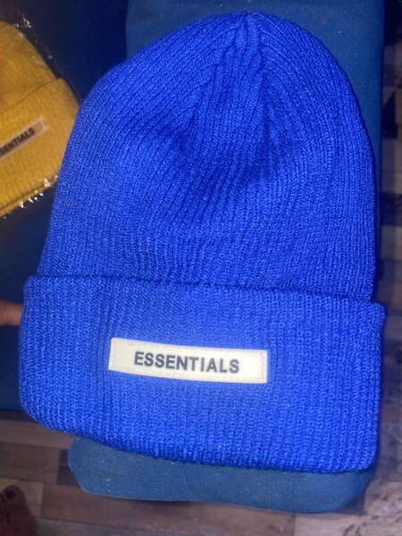 Bonnet en laine Essentials