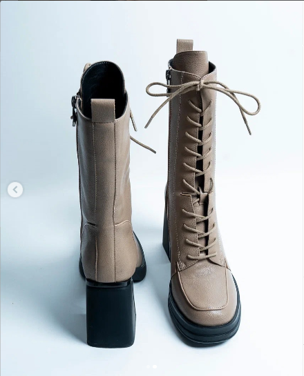  сапоги со шнуровкой и платформы бежевые