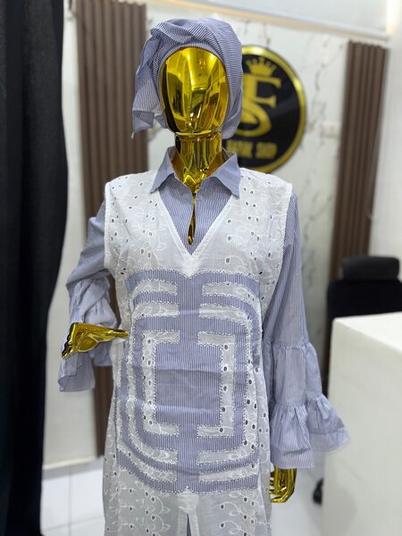 Robe élégante en dentelle