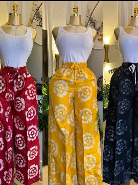 Pantalons larges imprimés floraux