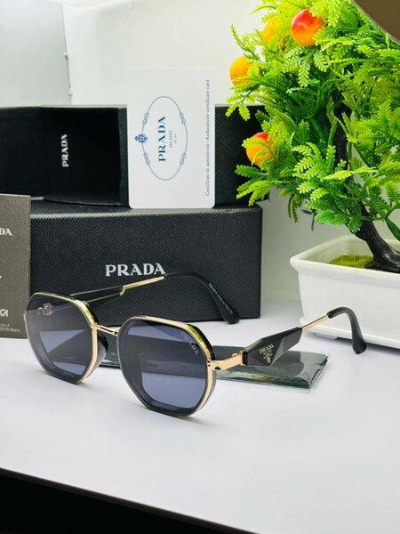 Lunettes de soleil Prada luxe