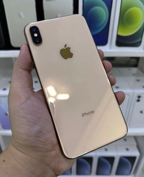 XS max . 15 pro max. iPhone X