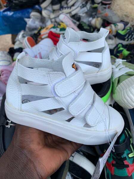 Les chic chaussures pour les enfants