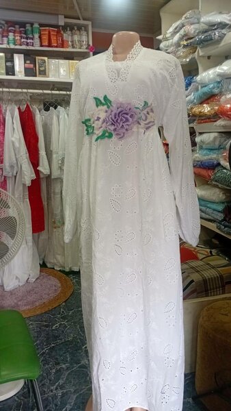 Robe longue en dentelle