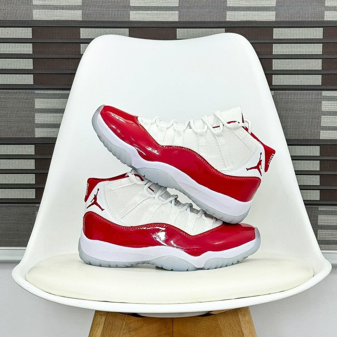 Basket montante rouge et blanche