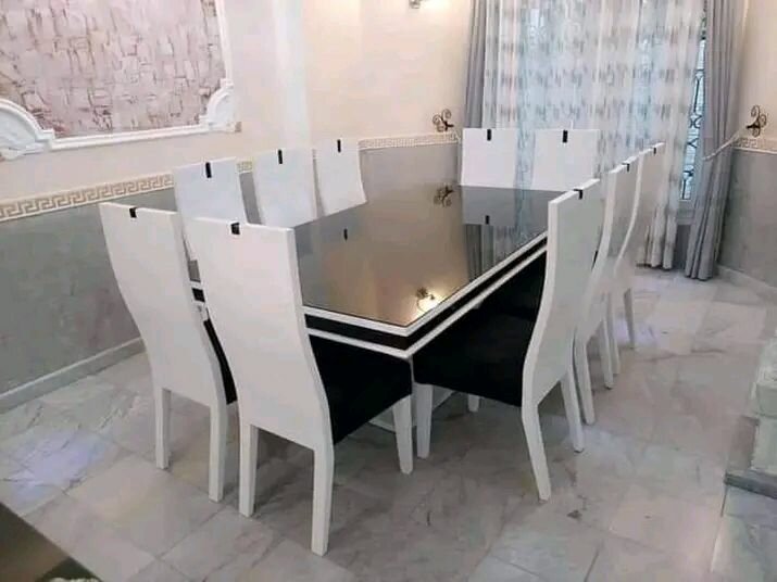 Table à manger en bois moderne