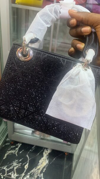 Sac à main élégant strass