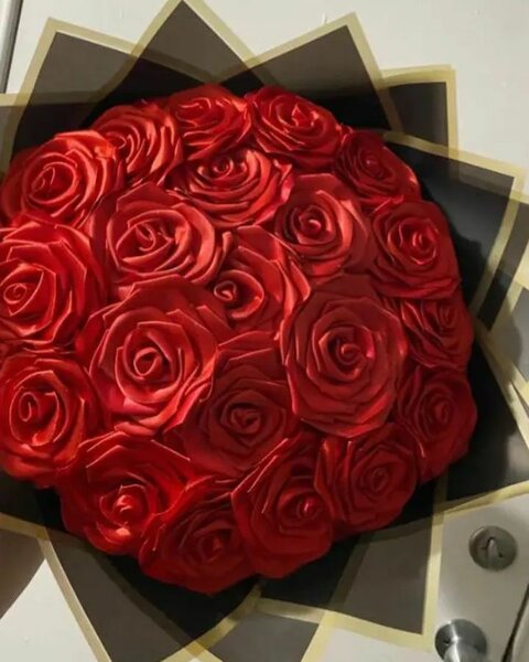 Couronne de roses rouges