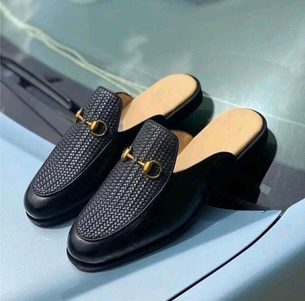 Mules en cuir tressé élégantes