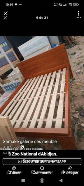 Cadre de lit en bois solide