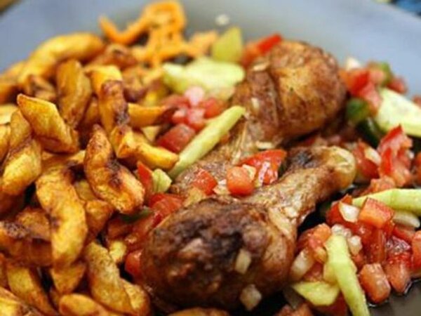 Poulet rôti avec alloko