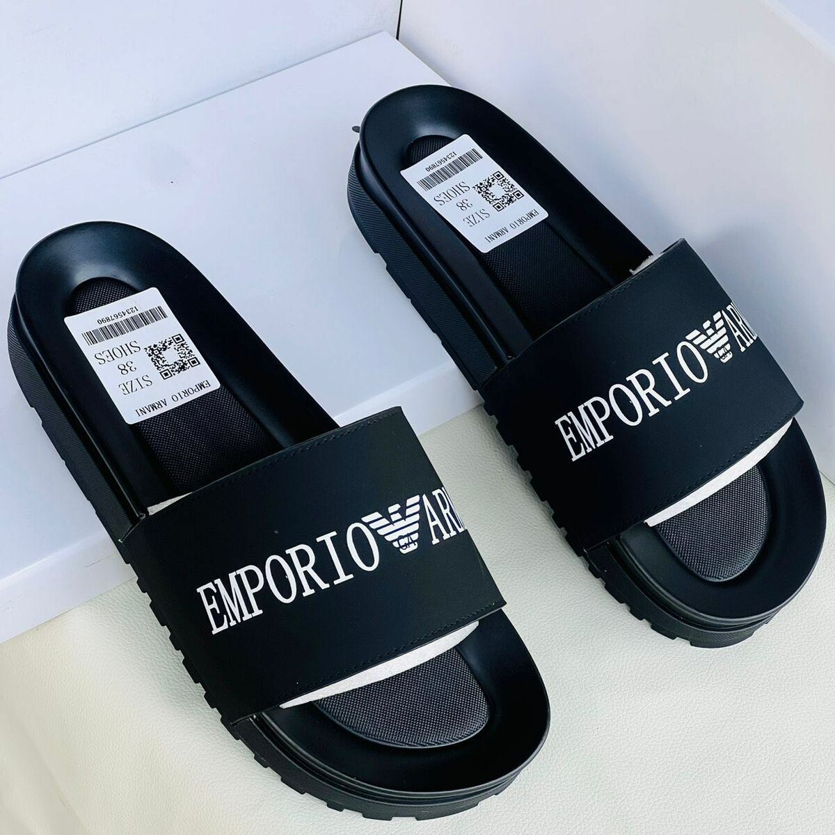 Unisex slides