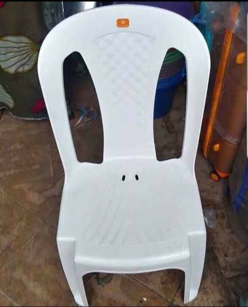 Chaise de jardin en plastique