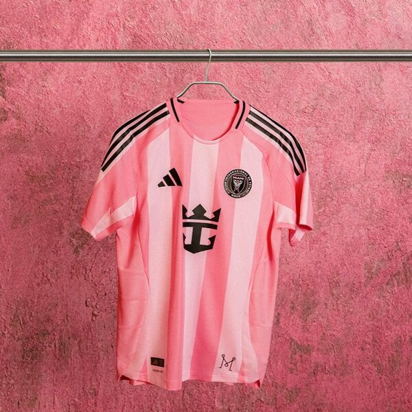 Maillot de football rose