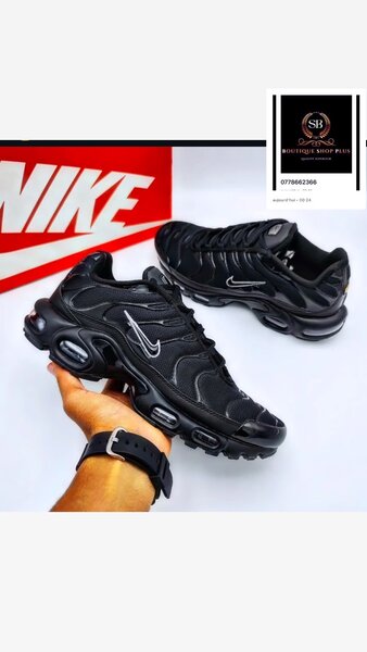 Basket nike tn authentique avec sa boîte