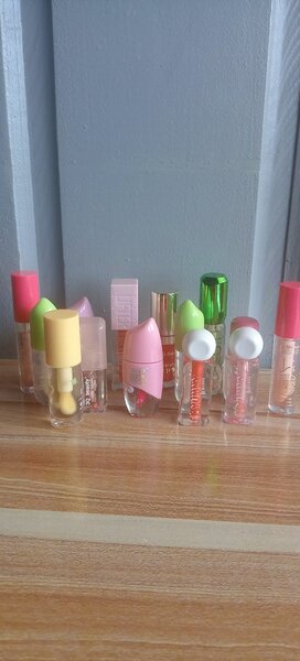 Gloss repulpant Kiss Beauty