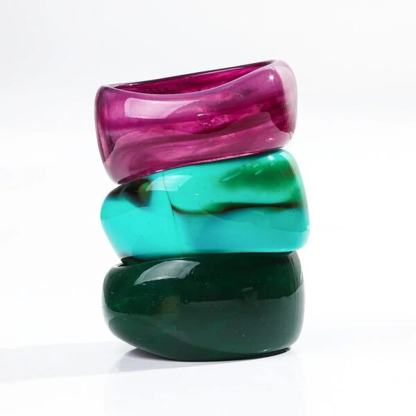 Bracelets en résine colorée