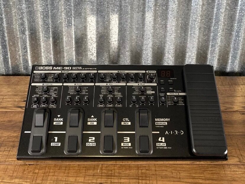 BOSS ME-90 MULTIEFFECT PEDAL