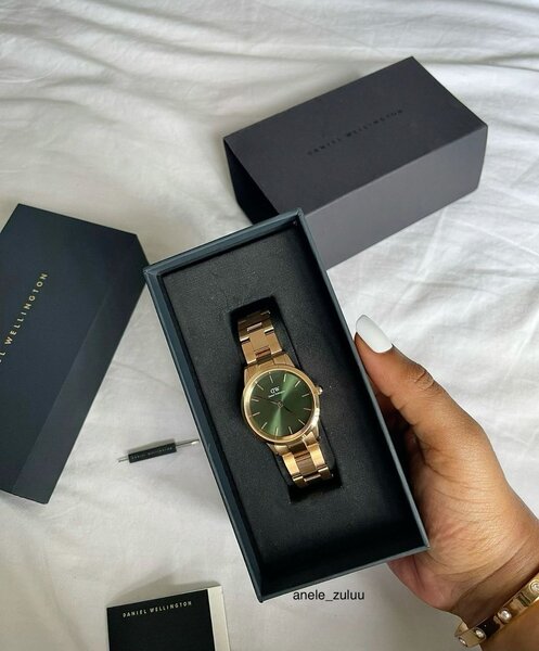 Montre Élégante Dorée Femme