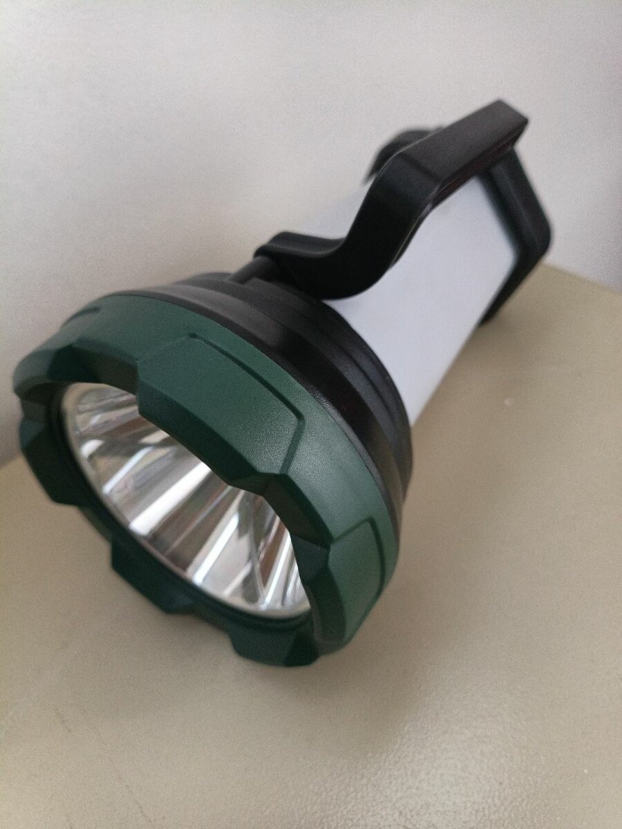 Lampe de poche rechargeable puissante