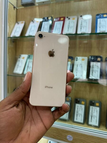 iPhone  8 64giga casineuf sans empreinte