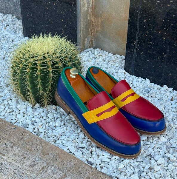 Mocassins en cuir colorés