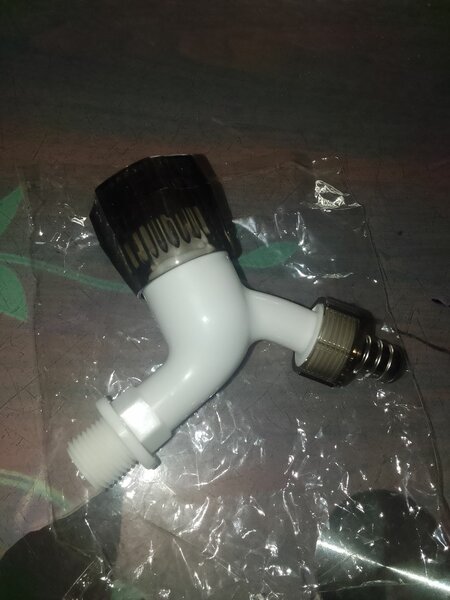 Robinet en plastique durable