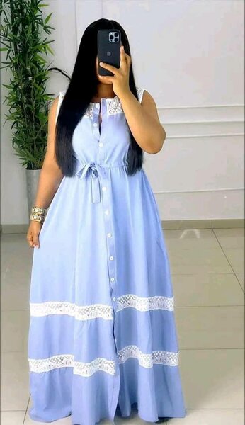 Robe maxi bleue dentelle