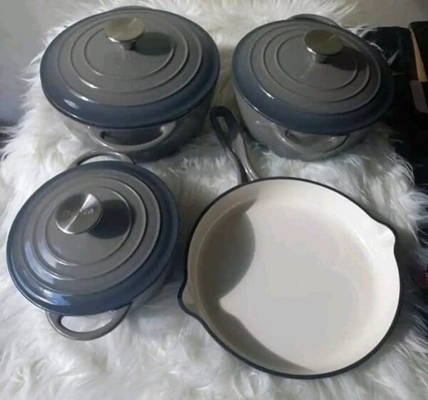 NONSTICK CAST IRON POTS