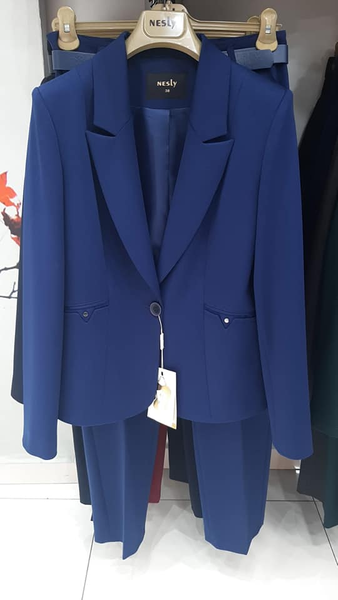 Suit bleu