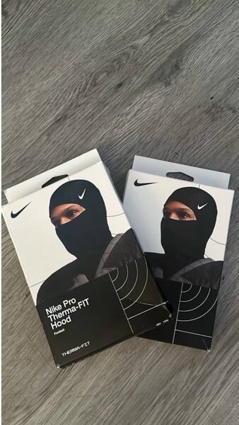 Nike Pro Therma-FIT Hood