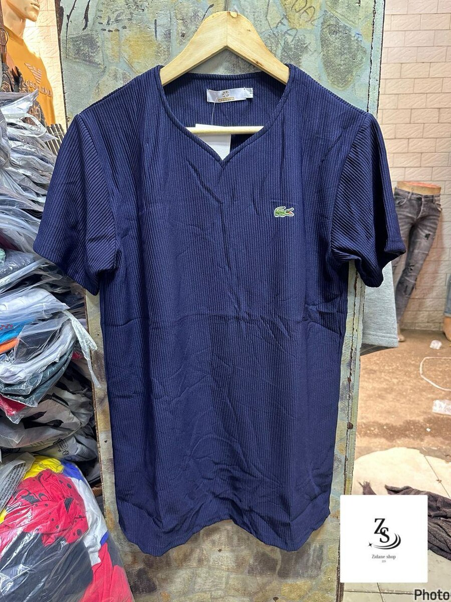 T-shirt col V  Lacoste coton