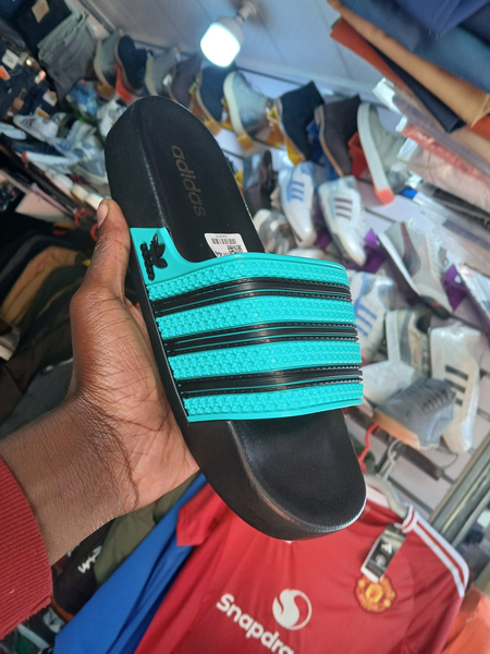Slides Adidas