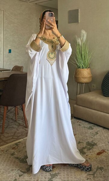 Robe Caftan Blanc Élégant