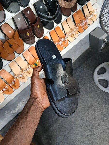 Sandales en cuir noir